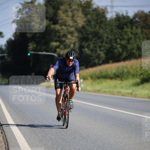 01.09.2024 - 17. Tribühne Triathlon H.Heesch http://msf.ph/oto/6938747 01.09.2024 10:26:04 Radfahren 1077 meine-sportfotos.de