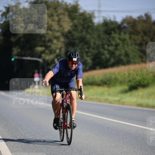 01.09.2024 - 17. Tribühne Triathlon H.Heesch http://msf.ph/oto/6938767 01.09.2024 10:26:04 Radfahren 1077 meine-sportfotos.de