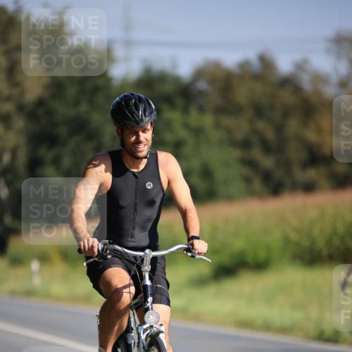 01.09.2024 - 17. Tribühne Triathlon H.Heesch http://msf.ph/oto/6939690 01.09.2024 10:32:24 Radfahren 140, 175, 211 meine-sportfotos.de