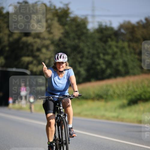 01.09.2024 - 17. Tribühne Triathlon H.Heesch http://msf.ph/oto/6940665 01.09.2024 10:40:51 Radfahren 138 meine-sportfotos.de