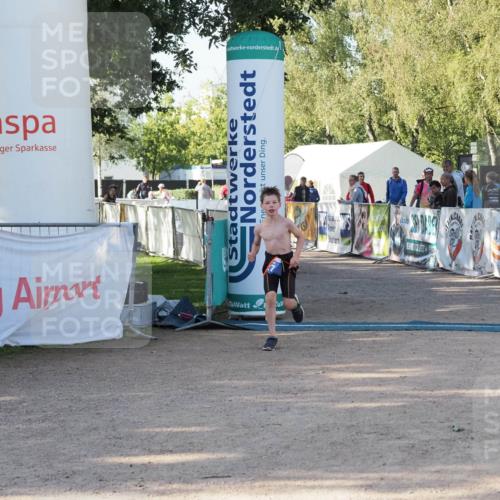01.09.2024 - 17. Tribühne Triathlon Michael Strokosch http://msf.ph/oto/6941432 01.09.2024 09:13:58 Ziel 14, 27 meine-sportfotos.de