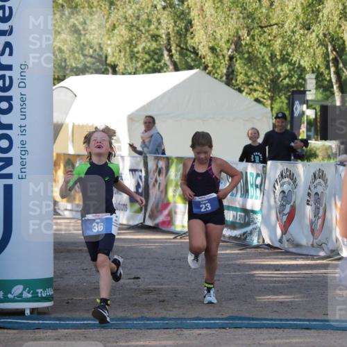 01.09.2024 - 17. Tribühne Triathlon Michael Strokosch http://msf.ph/oto/6941590 01.09.2024 09:15:56 Ziel 23, 36, 54 meine-sportfotos.de