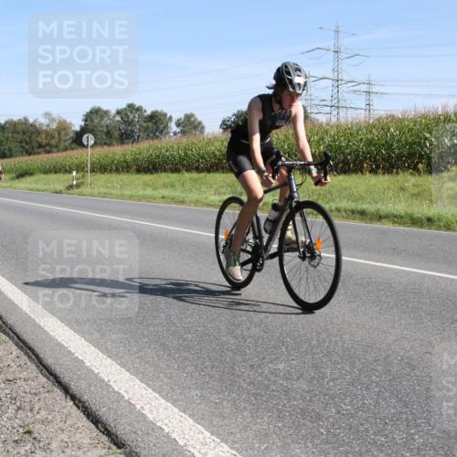 01.09.2024 - 17. Tribühne Triathlon H.Heesch http://msf.ph/oto/6941981 01.09.2024 10:50:24 Radfahren 178, 241 meine-sportfotos.de