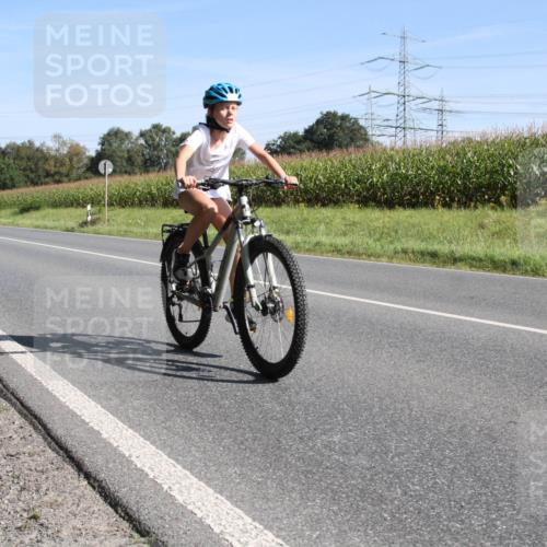 01.09.2024 - 17. Tribühne Triathlon H.Heesch http://msf.ph/oto/6942006 01.09.2024 10:53:22 Radfahren 196 meine-sportfotos.de