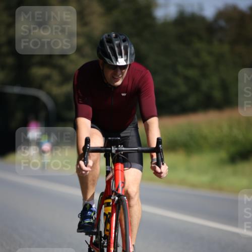01.09.2024 - 17. Tribühne Triathlon H.Heesch http://msf.ph/oto/6942177 01.09.2024 11:18:42 Radfahren 412 meine-sportfotos.de