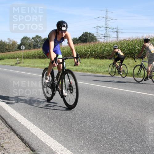 01.09.2024 - 17. Tribühne Triathlon H.Heesch http://msf.ph/oto/6942368 01.09.2024 11:08:31 Radfahren 325, 332, 334, 342, 370, 416, 437 meine-sportfotos.de