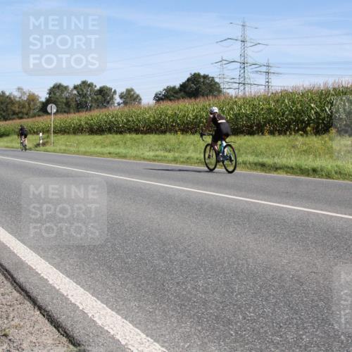 01.09.2024 - 17. Tribühne Triathlon H.Heesch http://msf.ph/oto/6942463 01.09.2024 11:10:59 Radfahren 315, 320, 324, 360, 403, 422 meine-sportfotos.de
