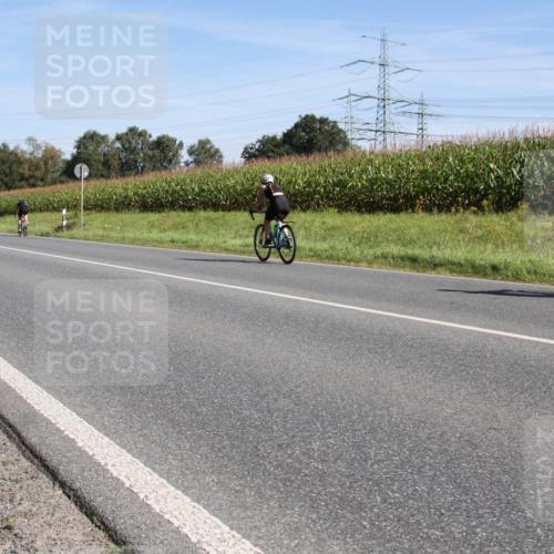 01.09.2024 - 17. Tribühne Triathlon H.Heesch http://msf.ph/oto/6942466 01.09.2024 11:11:00 Radfahren 315, 320, 324, 360, 422 meine-sportfotos.de