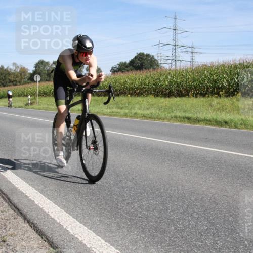 01.09.2024 - 17. Tribühne Triathlon H.Heesch http://msf.ph/oto/6943003 01.09.2024 11:24:14 Radfahren 327, 332, 338, 339, 342, 358, 441, 475, 551 meine-sportfotos.de