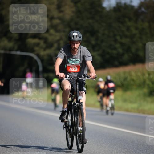 01.09.2024 - 17. Tribühne Triathlon H.Heesch http://msf.ph/oto/6943193 01.09.2024 11:30:35 Radfahren 360, 405, 429, 516, 519 meine-sportfotos.de
