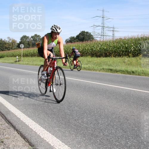 01.09.2024 - 17. Tribühne Triathlon H.Heesch http://msf.ph/oto/6943467 01.09.2024 11:33:20 Radfahren 340, 443, 454, 501, 543 meine-sportfotos.de