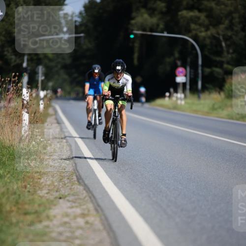 01.09.2024 - 17. Tribühne Triathlon H.Heesch http://msf.ph/oto/6943696 01.09.2024 11:34:06 Radfahren 329, 417 meine-sportfotos.de