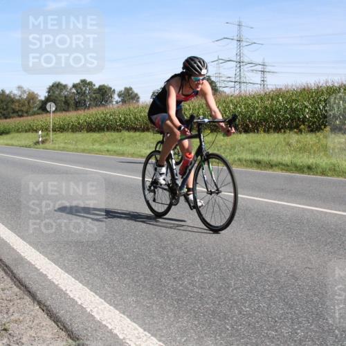 01.09.2024 - 17. Tribühne Triathlon H.Heesch http://msf.ph/oto/6943697 01.09.2024 11:38:13 Radfahren 360, 390, 431, 463, 489, 553 meine-sportfotos.de