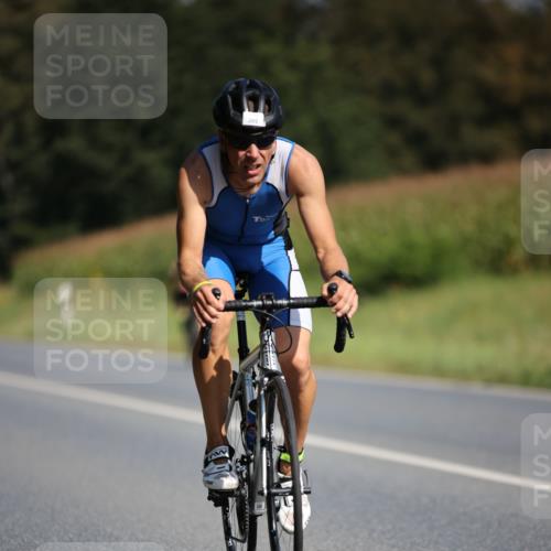 01.09.2024 - 17. Tribühne Triathlon H.Heesch http://msf.ph/oto/6943790 01.09.2024 11:34:35 Radfahren 348, 385, 387, 546 meine-sportfotos.de