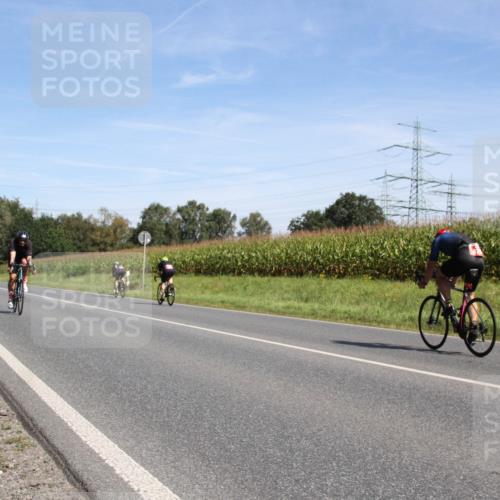 01.09.2024 - 17. Tribühne Triathlon H.Heesch http://msf.ph/oto/6944051 01.09.2024 11:45:24 Radfahren 403, 447, 479, 484, 487, 557, 563 meine-sportfotos.de