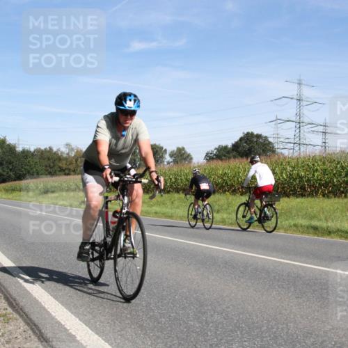 01.09.2024 - 17. Tribühne Triathlon H.Heesch http://msf.ph/oto/6944115 01.09.2024 11:46:45 Radfahren 347, 400, 506, 560 meine-sportfotos.de