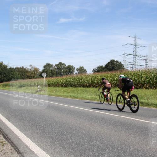 01.09.2024 - 17. Tribühne Triathlon H.Heesch http://msf.ph/oto/6944123 01.09.2024 11:47:07 Radfahren 456, 457, 512, 526, 712 meine-sportfotos.de