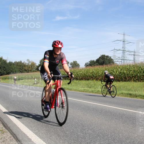 01.09.2024 - 17. Tribühne Triathlon H.Heesch http://msf.ph/oto/6944162 01.09.2024 11:47:41 Radfahren 464, 467, 499, 543 meine-sportfotos.de