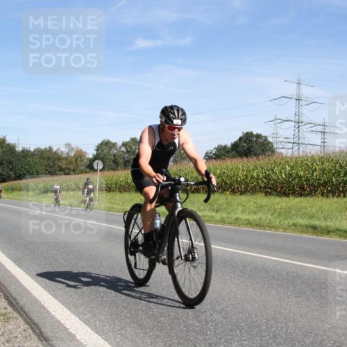01.09.2024 - 17. Tribühne Triathlon H.Heesch http://msf.ph/oto/6944170 01.09.2024 11:47:49 Radfahren 402, 440, 483, 499, 629 meine-sportfotos.de
