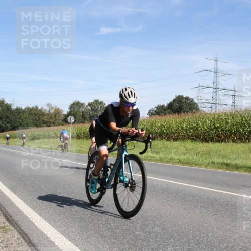 01.09.2024 - 17. Tribühne Triathlon H.Heesch http://msf.ph/oto/6944221 01.09.2024 11:48:36 Radfahren 454, 469, 527, 537, 649 meine-sportfotos.de