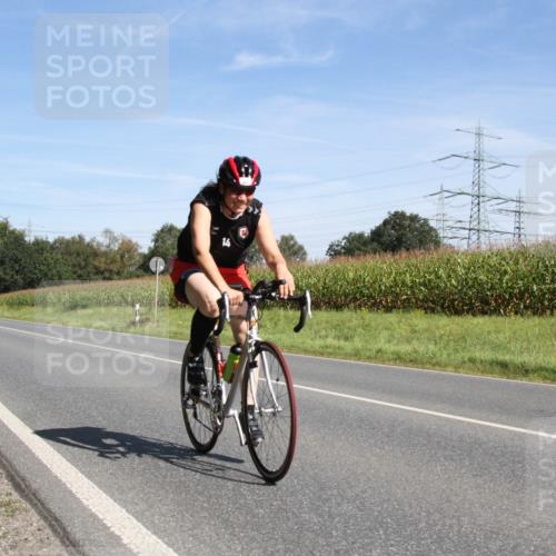 01.09.2024 - 17. Tribühne Triathlon H.Heesch http://msf.ph/oto/6944299 01.09.2024 11:50:25 Radfahren 447, 449, 450, 496, 521 meine-sportfotos.de