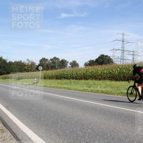 01.09.2024 - 17. Tribühne Triathlon H.Heesch http://msf.ph/oto/6944310 01.09.2024 11:50:36 Radfahren 369, 694 meine-sportfotos.de