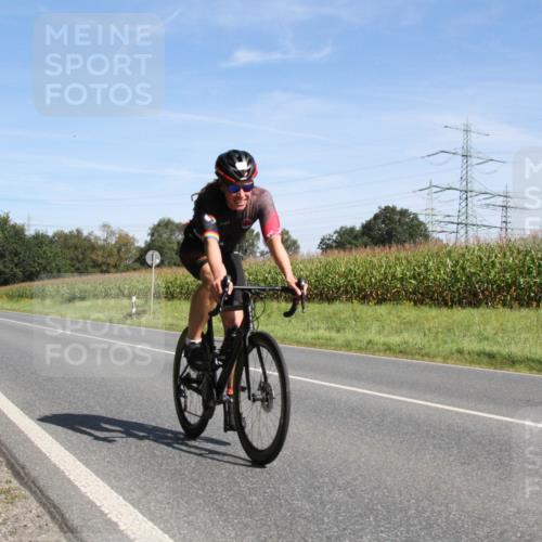 01.09.2024 - 17. Tribühne Triathlon H.Heesch http://msf.ph/oto/6944319 01.09.2024 11:51:01 Radfahren 448, 536, 539, 582 meine-sportfotos.de
