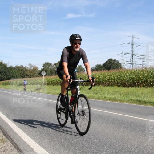 01.09.2024 - 17. Tribühne Triathlon H.Heesch http://msf.ph/oto/6944335 01.09.2024 11:51:19 Radfahren 324, 460, 549, 656 meine-sportfotos.de