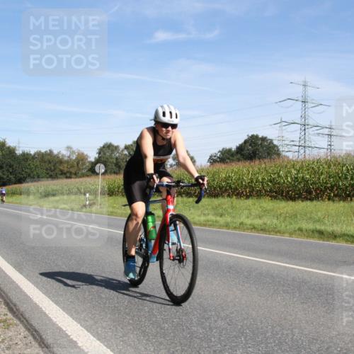 01.09.2024 - 17. Tribühne Triathlon H.Heesch http://msf.ph/oto/6944338 01.09.2024 11:51:22 Radfahren 322, 324, 460, 530, 656 meine-sportfotos.de