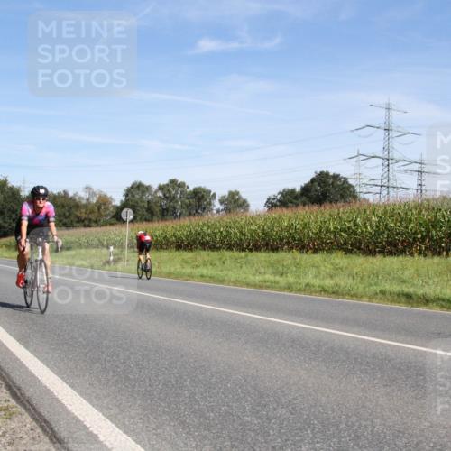 01.09.2024 - 17. Tribühne Triathlon H.Heesch http://msf.ph/oto/6944353 01.09.2024 11:51:34 Radfahren 425, 493, 534, 658, 689 meine-sportfotos.de