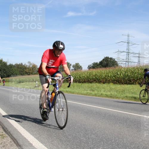 01.09.2024 - 17. Tribühne Triathlon H.Heesch http://msf.ph/oto/6944417 01.09.2024 11:52:35 Radfahren 463, 506, 520, 692 meine-sportfotos.de