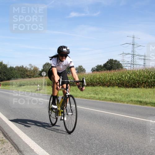 01.09.2024 - 17. Tribühne Triathlon H.Heesch http://msf.ph/oto/6944422 01.09.2024 11:52:36 Radfahren 463, 506, 520, 574, 692 meine-sportfotos.de
