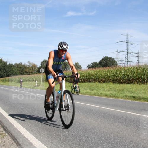 01.09.2024 - 17. Tribühne Triathlon H.Heesch http://msf.ph/oto/6944433 01.09.2024 11:52:46 Radfahren 510, 541, 574, 594, 709 meine-sportfotos.de