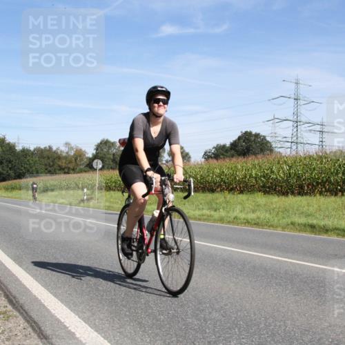 01.09.2024 - 17. Tribühne Triathlon H.Heesch http://msf.ph/oto/6944477 01.09.2024 11:53:28 Radfahren 538, 573, 589, 609, 670 meine-sportfotos.de
