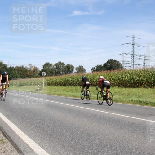 01.09.2024 - 17. Tribühne Triathlon H.Heesch http://msf.ph/oto/6944506 01.09.2024 11:53:54 Radfahren 177, 468, 488, 503, 550, 680 meine-sportfotos.de