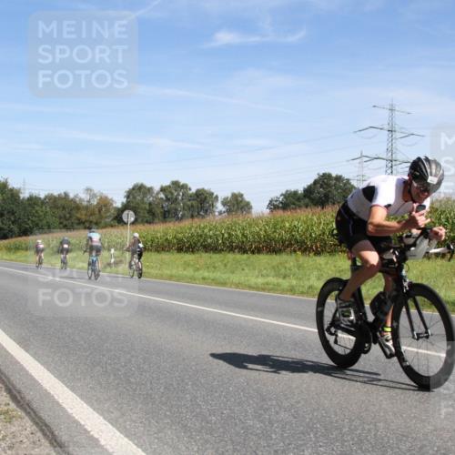 01.09.2024 - 17. Tribühne Triathlon H.Heesch http://msf.ph/oto/6944516 01.09.2024 11:53:58 Radfahren 177, 488, 503, 550, 579, 663 meine-sportfotos.de