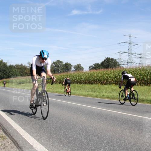 01.09.2024 - 17. Tribühne Triathlon H.Heesch http://msf.ph/oto/6944533 01.09.2024 11:54:12 Radfahren 459, 475, 508, 556, 621, 671, 706 meine-sportfotos.de