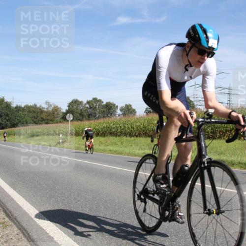 01.09.2024 - 17. Tribühne Triathlon H.Heesch http://msf.ph/oto/6944535 01.09.2024 11:54:12 Radfahren 459, 475, 508, 556, 621, 671, 706 meine-sportfotos.de