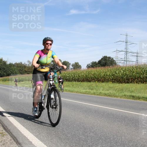 01.09.2024 - 17. Tribühne Triathlon H.Heesch http://msf.ph/oto/6944538 01.09.2024 11:54:14 Radfahren 459, 475, 508, 556, 621, 671, 691, 706 meine-sportfotos.de