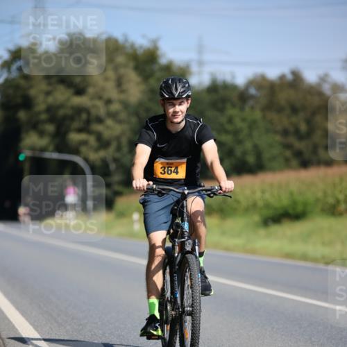 01.09.2024 - 17. Tribühne Triathlon H.Heesch http://msf.ph/oto/6944647 01.09.2024 11:37:49 Radfahren 364, 445, 478, 488, 520, 542 meine-sportfotos.de