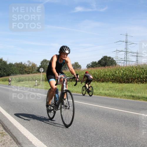 01.09.2024 - 17. Tribühne Triathlon H.Heesch http://msf.ph/oto/6944660 01.09.2024 11:56:34 Radfahren 504, 521, 536, 553, 650 meine-sportfotos.de