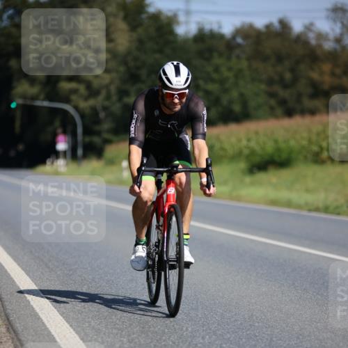 01.09.2024 - 17. Tribühne Triathlon H.Heesch http://msf.ph/oto/6944677 01.09.2024 11:37:58 Radfahren 445, 478, 520, 529 meine-sportfotos.de