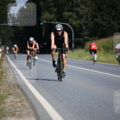 01.09.2024 - 17. Tribühne Triathlon H.Heesch http://msf.ph/oto/6944703 01.09.2024 11:38:08 Radfahren 360, 390, 431, 463, 489, 553 meine-sportfotos.de