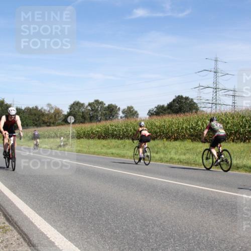 01.09.2024 - 17. Tribühne Triathlon H.Heesch http://msf.ph/oto/6944728 01.09.2024 11:57:51 Radfahren 481, 485, 557, 586, 636, 644, 690, 696, 708 meine-sportfotos.de
