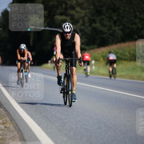 01.09.2024 - 17. Tribühne Triathlon H.Heesch http://msf.ph/oto/6944734 01.09.2024 11:38:09 Radfahren 360, 362, 390, 431, 463, 489, 553 meine-sportfotos.de
