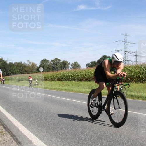 01.09.2024 - 17. Tribühne Triathlon H.Heesch http://msf.ph/oto/6944738 01.09.2024 11:57:58 Radfahren 465, 644, 696, 712 meine-sportfotos.de
