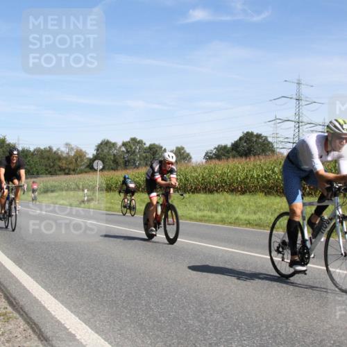 01.09.2024 - 17. Tribühne Triathlon H.Heesch http://msf.ph/oto/6944780 01.09.2024 11:58:40 Radfahren 360, 451, 524, 525, 569, 577, 629, 645 meine-sportfotos.de