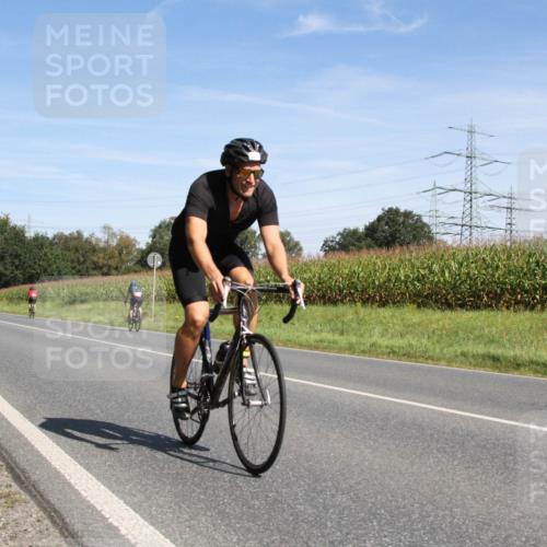 01.09.2024 - 17. Tribühne Triathlon H.Heesch http://msf.ph/oto/6944786 01.09.2024 11:58:41 Radfahren 360, 451, 524, 525, 569, 577, 629, 645 meine-sportfotos.de
