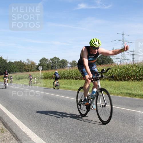 01.09.2024 - 17. Tribühne Triathlon H.Heesch http://msf.ph/oto/6944799 01.09.2024 11:58:49 Radfahren 360, 451, 491, 512, 513, 577, 580, 591, 597 meine-sportfotos.de