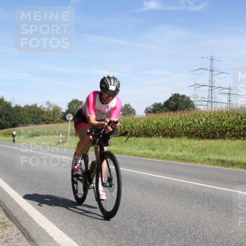 01.09.2024 - 17. Tribühne Triathlon H.Heesch http://msf.ph/oto/6944903 01.09.2024 12:01:06 Radfahren 467, 555, 655 meine-sportfotos.de